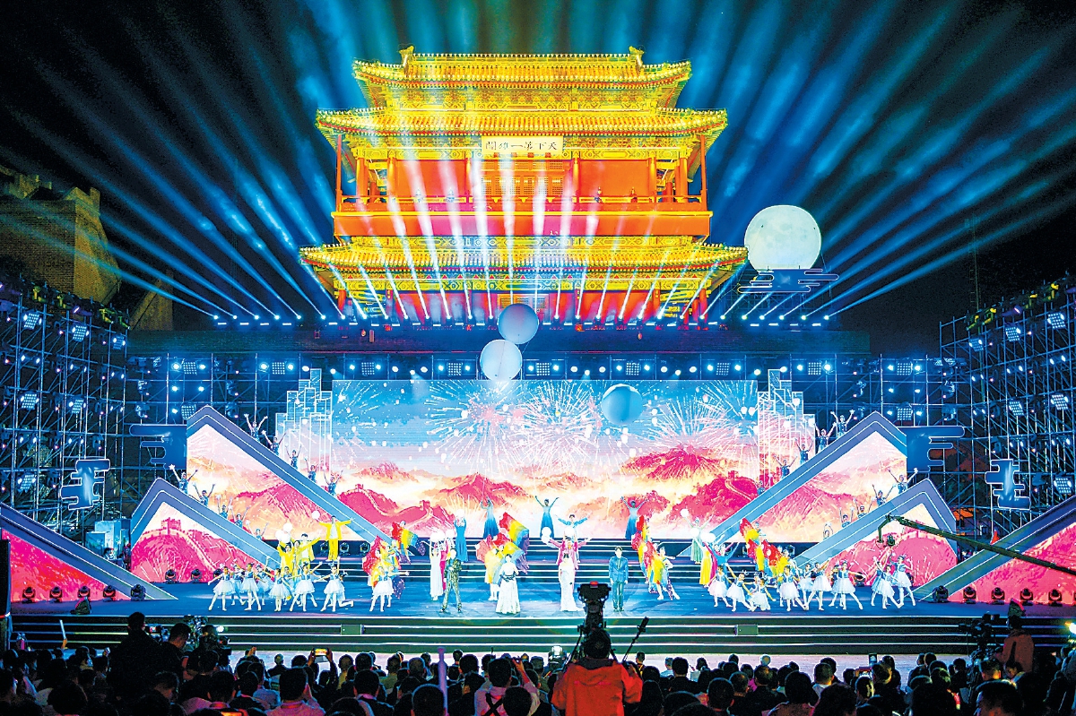 9月23日晚，2023北京长城文化节居庸关主会场活动暨“居庸山月”中秋诗歌晚会举行。（邓伟 摄）